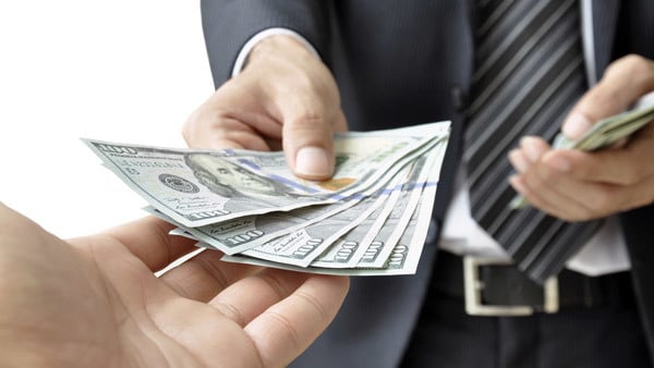 handsgivingreceivingmoneymi600-resize-600x338.jpg